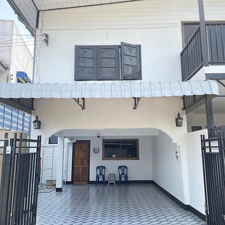 Udon House Apartamento Udon Thani Exterior foto